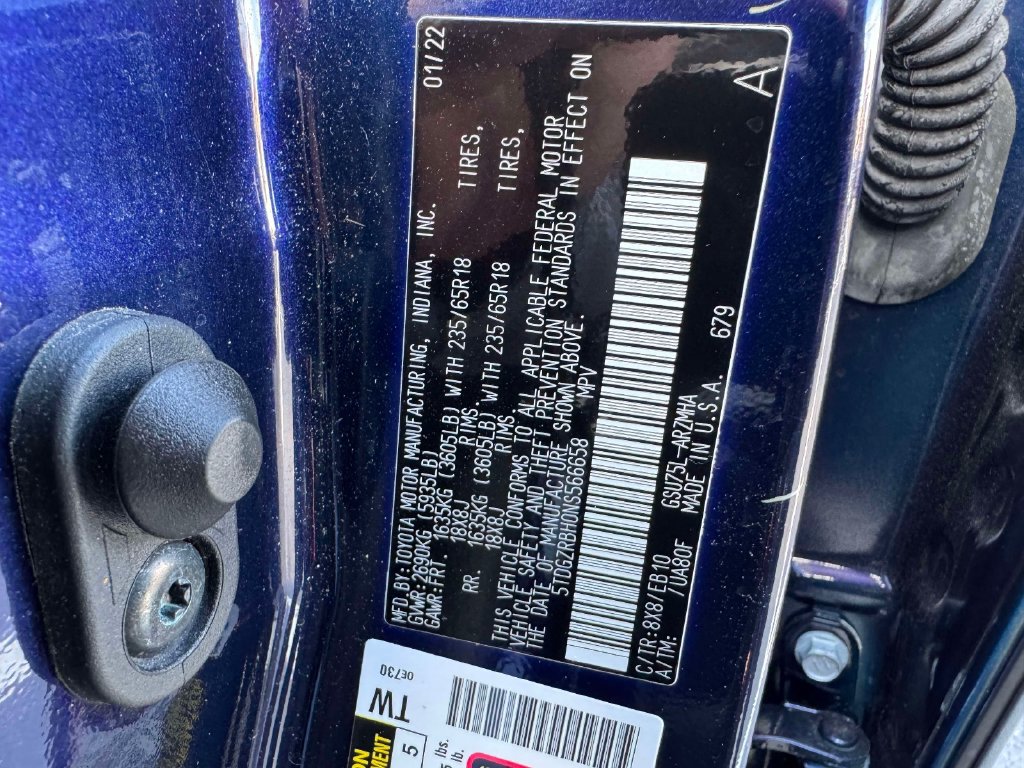 Used 2022 Toyota Highlander XLE AWD/4WD image 35