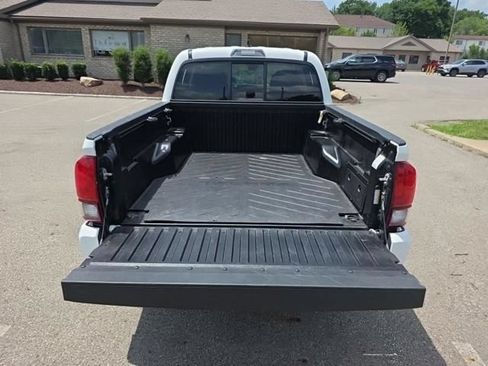 Used 2023 Toyota Tacoma SR AWD/4WD image 21