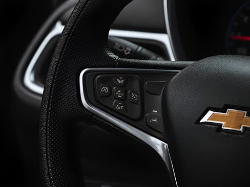 Used 2022 Chevrolet Equinox LT FWD image 27