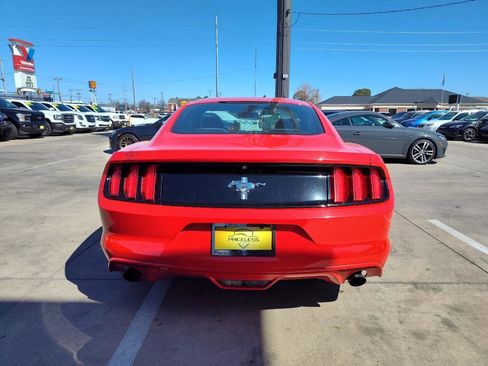 Used 2017 Ford Mustang V6 Deluxe Coupe image 5