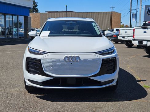 Used 2025 Audi Q6 e-tron Premium Plus w/ Premium Plus AWD/4WD image 8