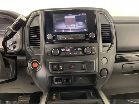 Used 2024 Nissan Titan SV w/ SV Convenience Package image 25