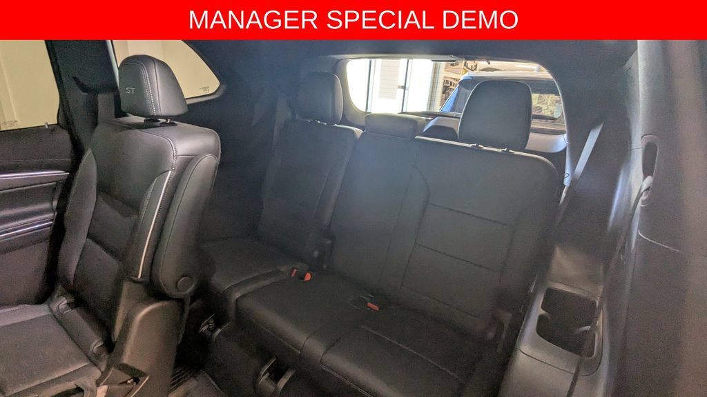 Used 2026 Buick Enclave Sport Touring w/ Power Package AWD/4WD image 8