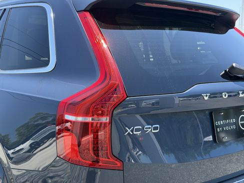 Certified 2023 Volvo XC90 B6 Plus AWD/4WD image 8