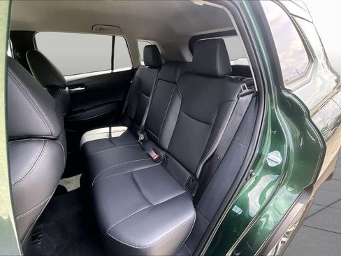 Certified 2025 Toyota Corolla Cross XLE AWD/4WD image 19