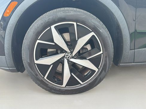 Used 2023 Volkswagen ID.4 Pro S AWD/4WD image 11