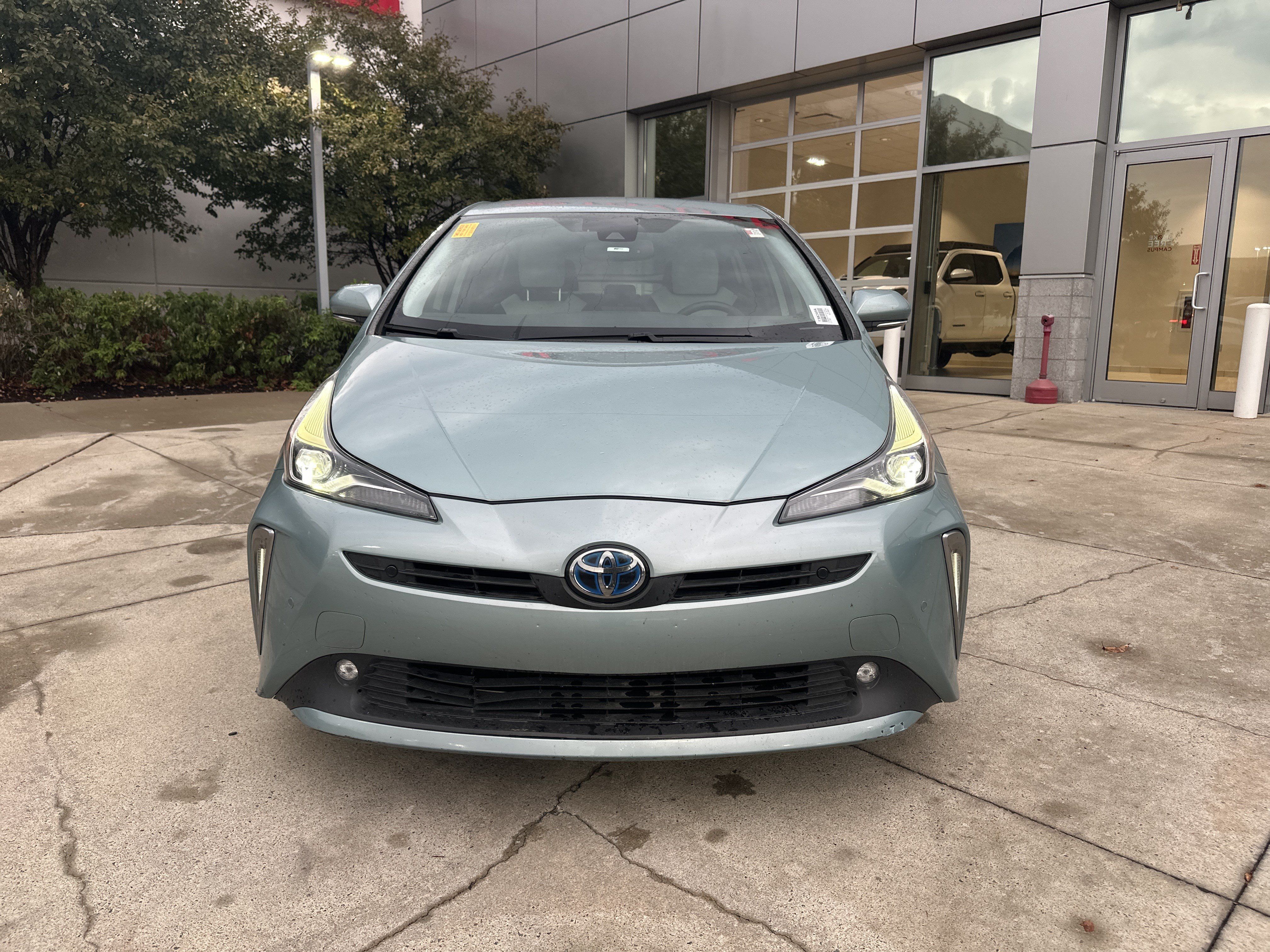 Used 2022 Toyota Prius XLE w/ Advanced Technology Package AWD/4WD image 5