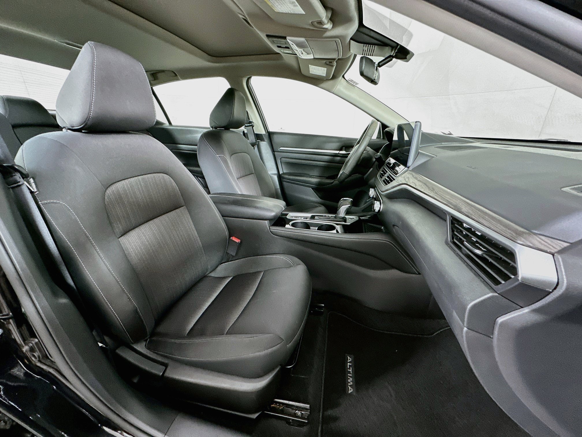 Used 2023 Nissan Altima 2.5 SV w/ SV Premium Package FWD image 31