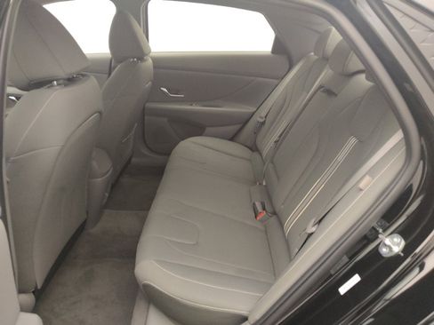 Used 2025 Hyundai Elantra SEL FWD image 18