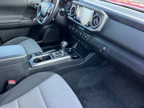 Used 2021 Toyota Tacoma TRD Off-Road image 16