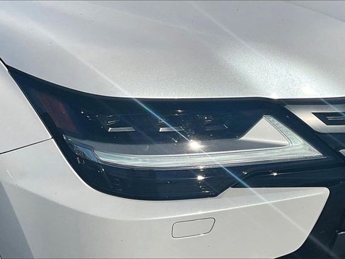 Used 2023 Lexus LX 600 4WD w/ Premium Package image 32