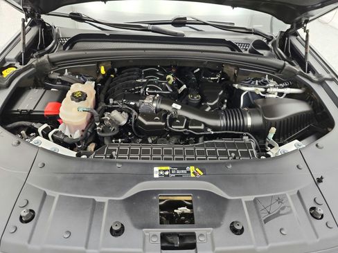 Used 2023 Jeep Grand Cherokee Altitude AWD/4WD image 17