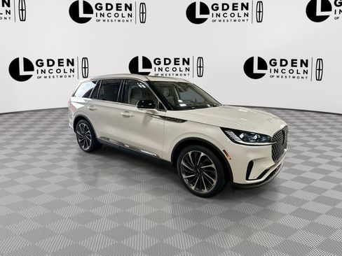 Used 2026 Lincoln Aviator Reserve AWD/4WD image 2