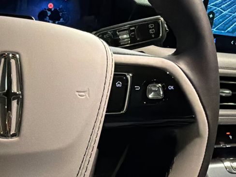 New 2026 Lincoln Aviator 2WD image 21