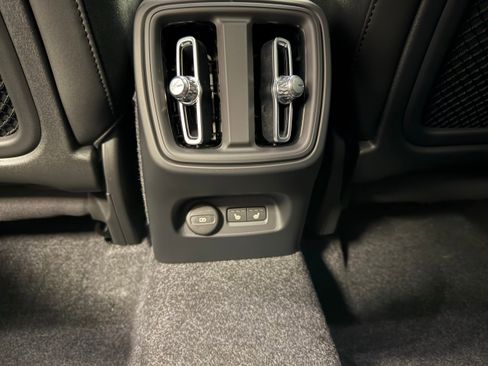 New 2026 Volvo XC40 B5 Ultra w/ Protection Package Premier image 33