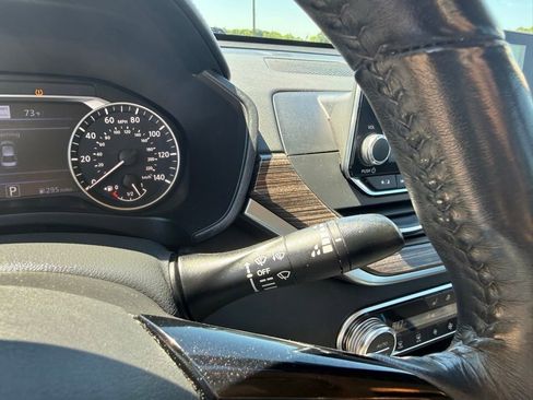 Used 2019 Nissan Altima 2.5 SL FWD image 31