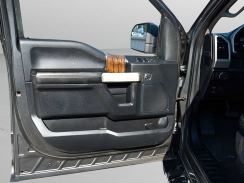 Used 2019 Ford F150 Lariat AWD/4WD image 11