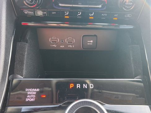 Used 2022 Jeep Grand Cherokee Limited image 23