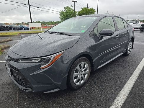 Certified 2023 Toyota Corolla LE FWD image 1