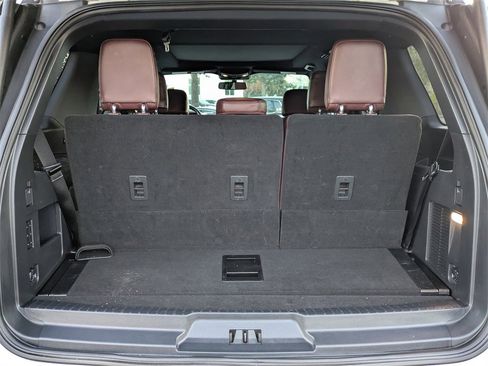 Used 2022 Ford Expedition Limited image 13