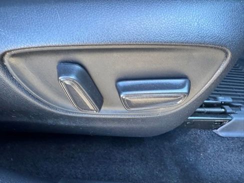 Used 2023 Toyota Highlander XLE image 38