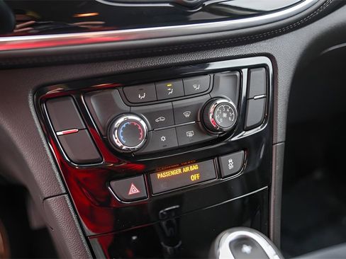 Used 2022 Buick Encore Preferred w/ Safety Package image 18