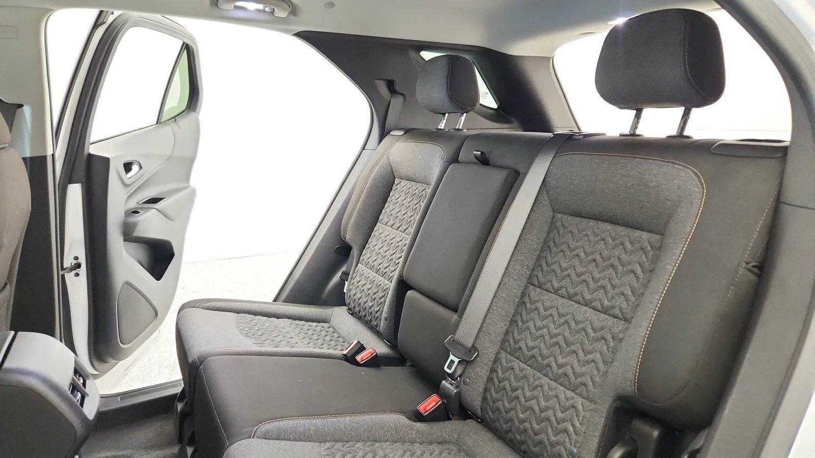Used 2024 Chevrolet Equinox LT w/ LPO, Cargo Package FWD image 23