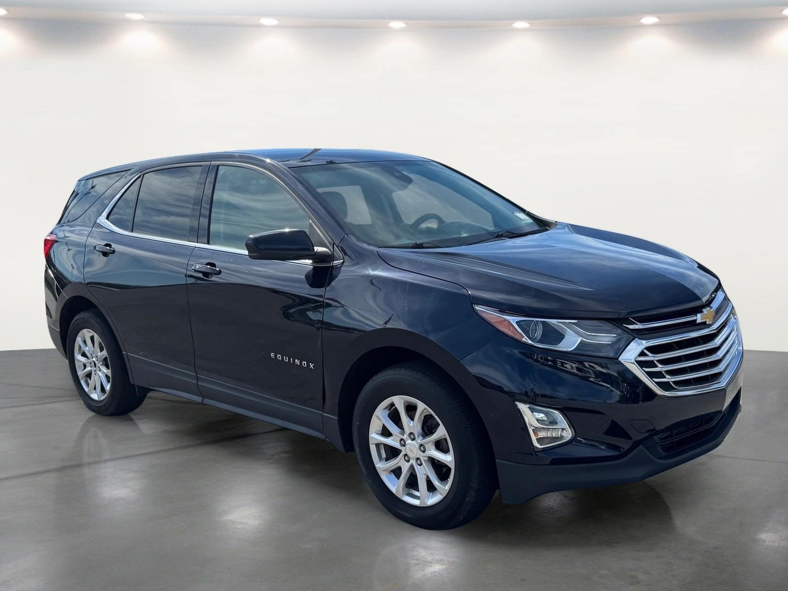 Used 2020 Chevrolet Equinox LT FWD image 2
