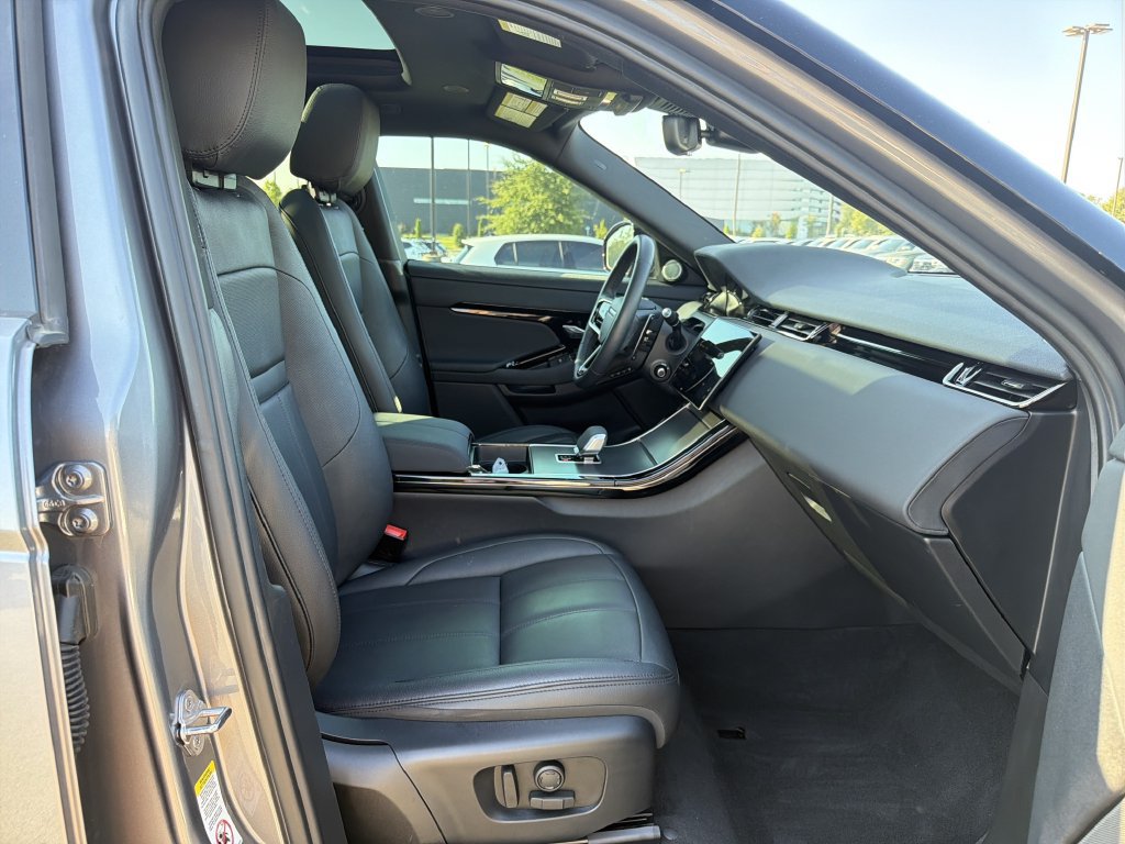 Used 2025 Land Rover Range Rover Evoque Dynamic SE AWD/4WD image 16