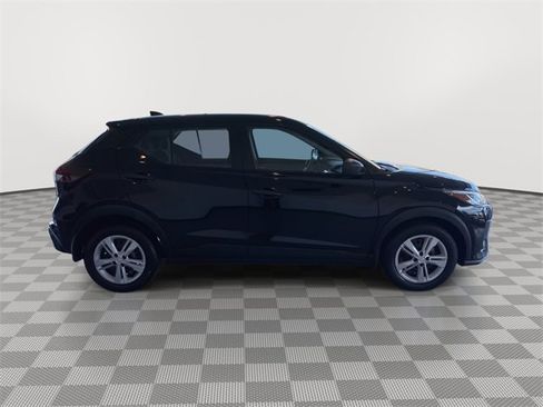 Used 2024 Nissan Kicks S image 12