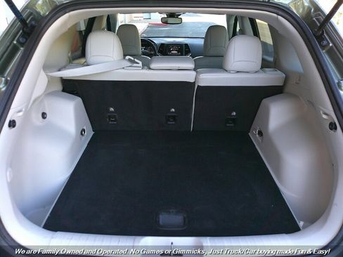 Used 2021 Jeep Cherokee Latitude Plus image 9