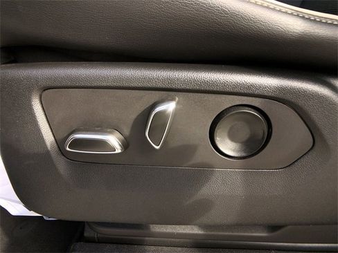 Certified 2022 Cadillac Escalade Premium Luxury w/ Performance Package image 20