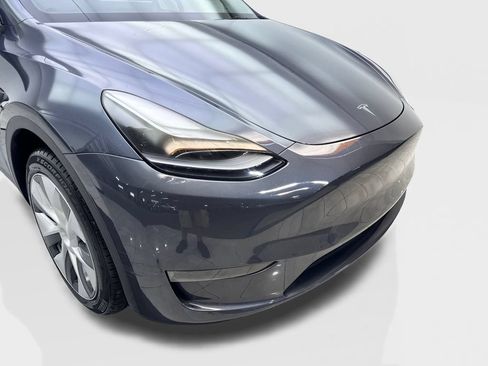 Used 2023 Tesla Model Y Long Range AWD/4WD image 17