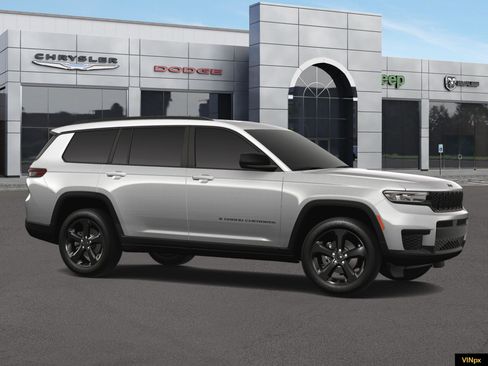 New 2025 Jeep Grand Cherokee L Altitude image 10