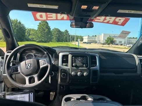 Used 2024 RAM 1500 Warlock RWD image 32