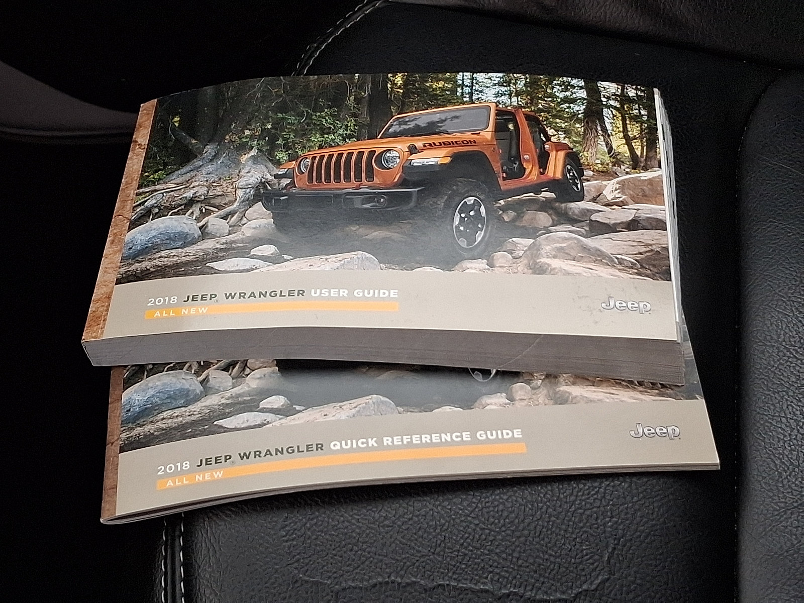 Used 2018 Jeep Wrangler Unlimited Sahara w/ Dual Top Group AWD/4WD image 27