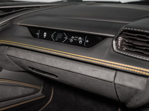 Used 2024 Lamborghini Revuelto image 28