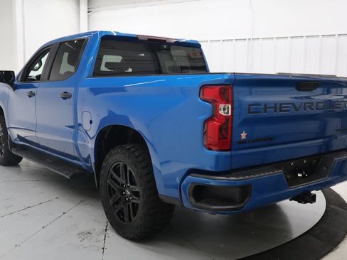 Used 2023 Chevrolet Silverado 1500 Custom w/ LPO, Dark Essentials Package RWD image 4
