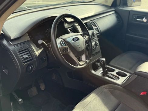 Used 2018 Ford Flex SE image 21