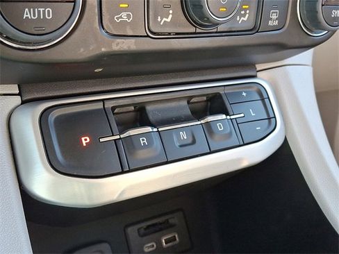 Certified 2023 GMC Acadia SLT image 15