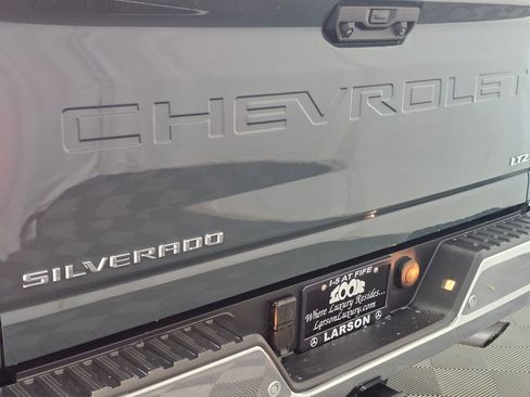 Used 2025 Chevrolet Silverado 3500 LTZ w/ LTZ Convenience Package image 31