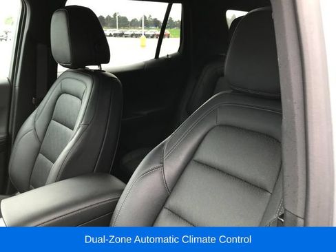 Used 2025 Chevrolet Equinox LT w/ Convenience Package II FWD image 5
