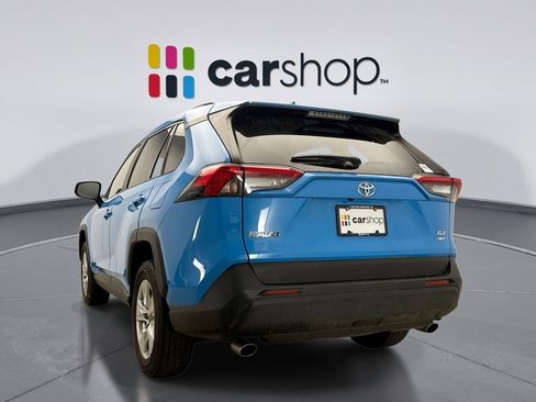 Used 2020 Toyota RAV4 XLE w/ XLE Grade Weather Package AWD/4WD image 3