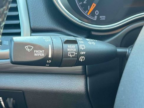 Used 2019 Jeep Grand Cherokee Altitude AWD/4WD image 28