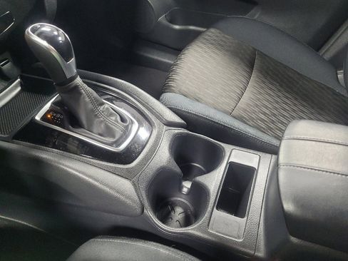 Used 2019 Nissan Rogue S FWD image 26
