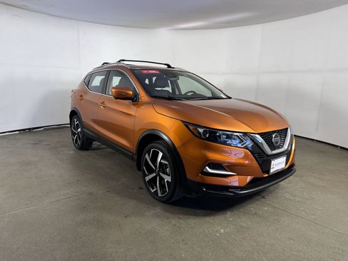 Certified 2022 Nissan Rogue Sport SL image 3