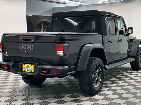 Used 2023 Jeep Gladiator Rubicon w/ Cold Weather Group AWD/4WD image 12