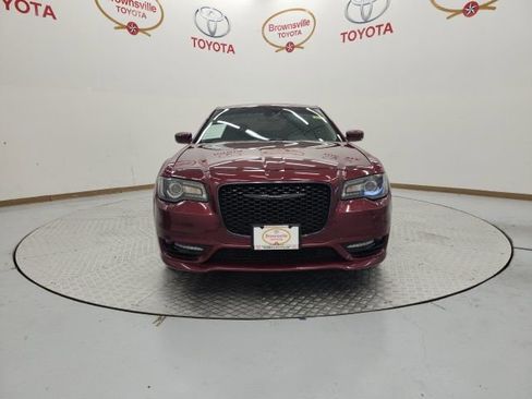 Used 2022 Chrysler 300 Touring L w/ Popular Equipment Group image 4