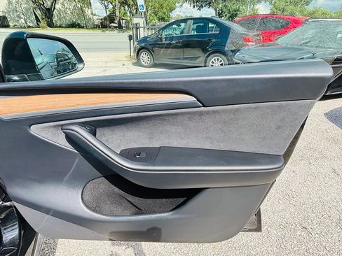 Used 2023 Tesla Model Y Long Range AWD/4WD image 14