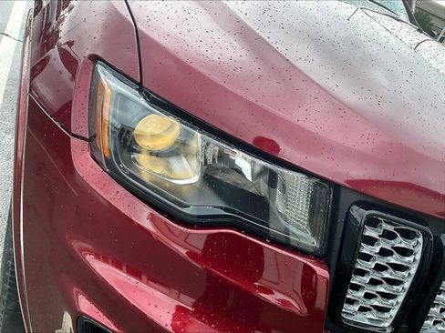 Used 2017 Jeep Grand Cherokee Altitude image 28